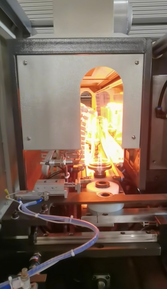 Oil bottle thick preform heater module
